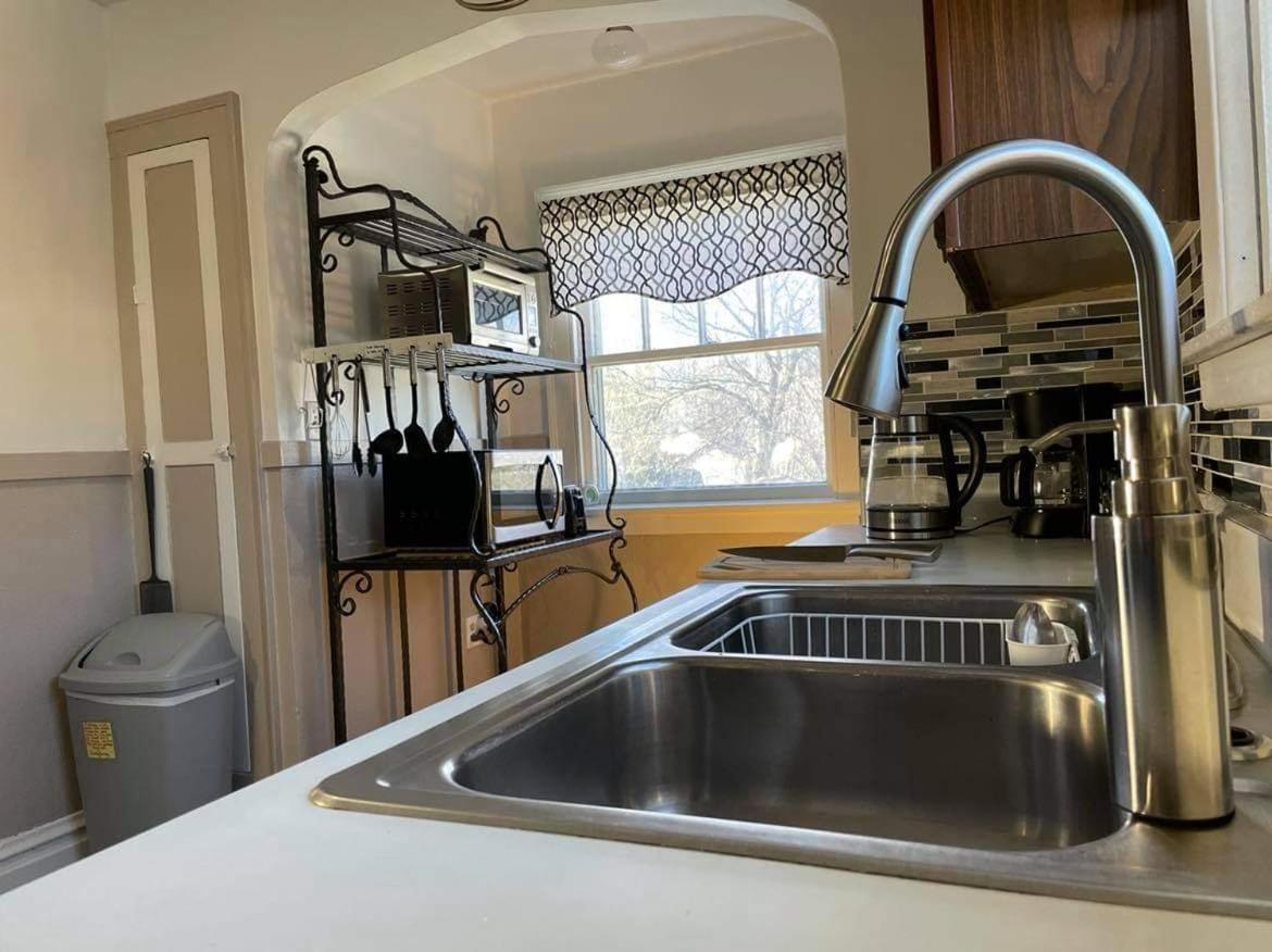 2 Bedroom Apt Near Great Lakes Naval Base And 6 Flags Waukegan Εξωτερικό φωτογραφία