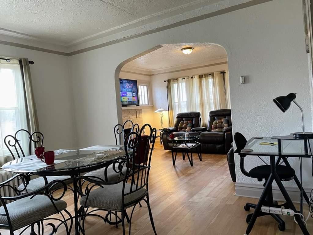 2 Bedroom Apt Near Great Lakes Naval Base And 6 Flags Waukegan Εξωτερικό φωτογραφία